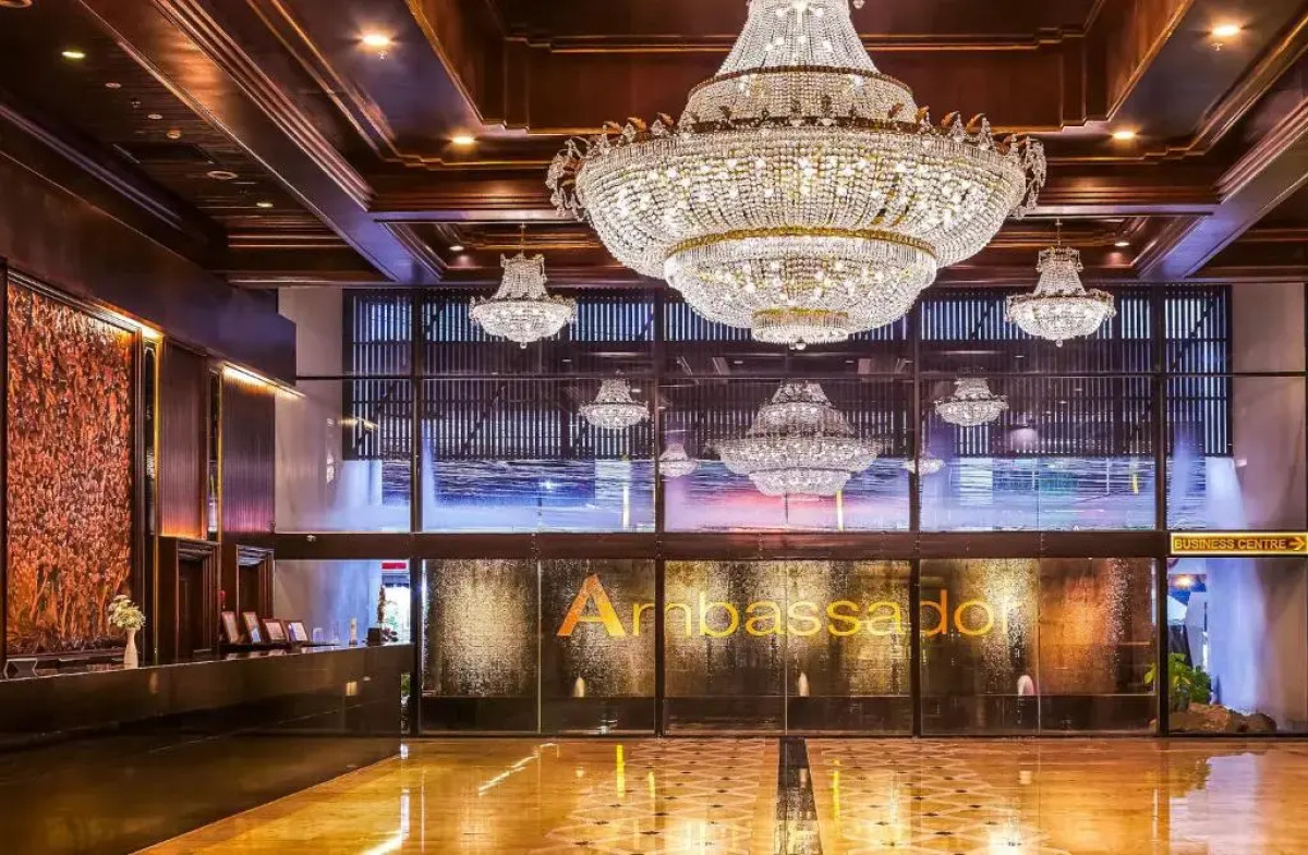 Отель Ambassador Bangkok Hotel