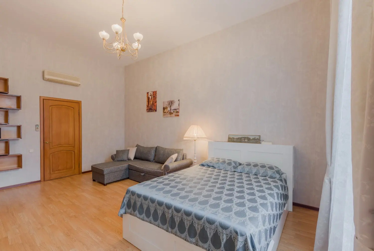 Апартаменты у Эрмитажа 12 гостей Б.Конюшенная 12