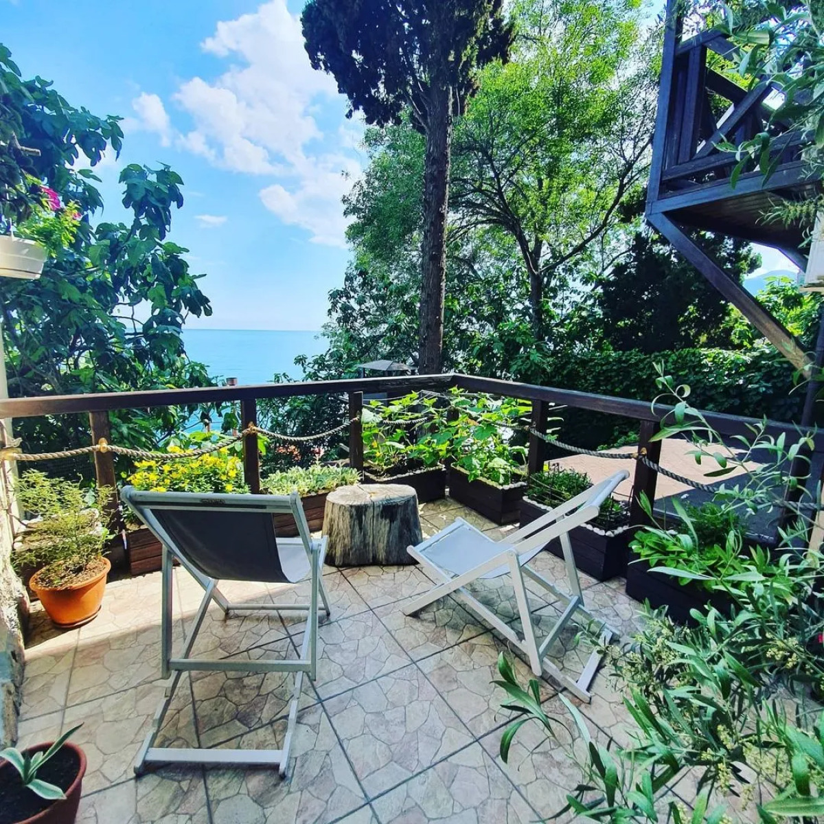 Гостевой дом у моря Массандровская 13