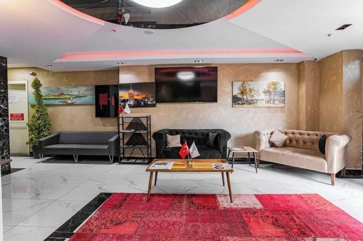 Mays Royal Hotel
