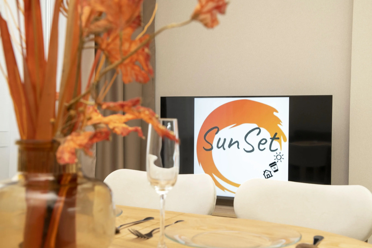 Апартаменты SunSet Чазова 2