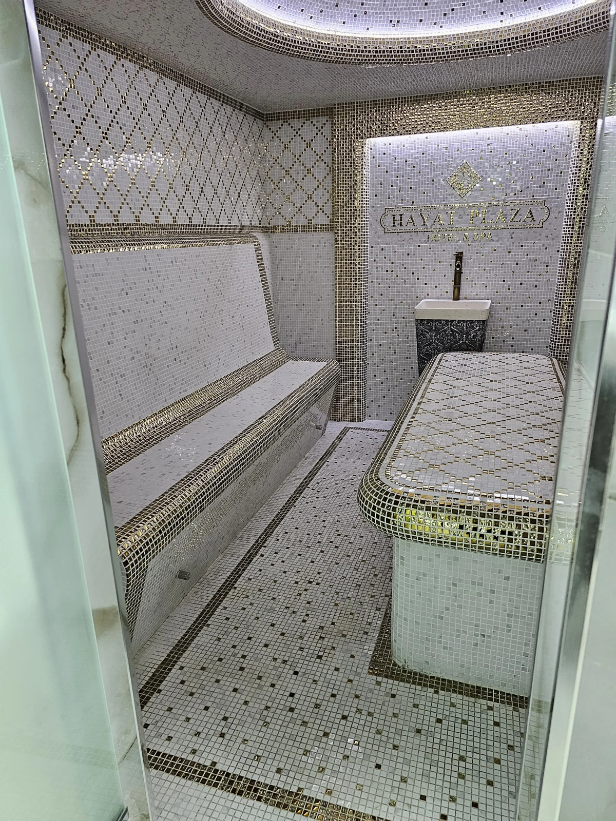 Отель и Спа Hayat Plaza