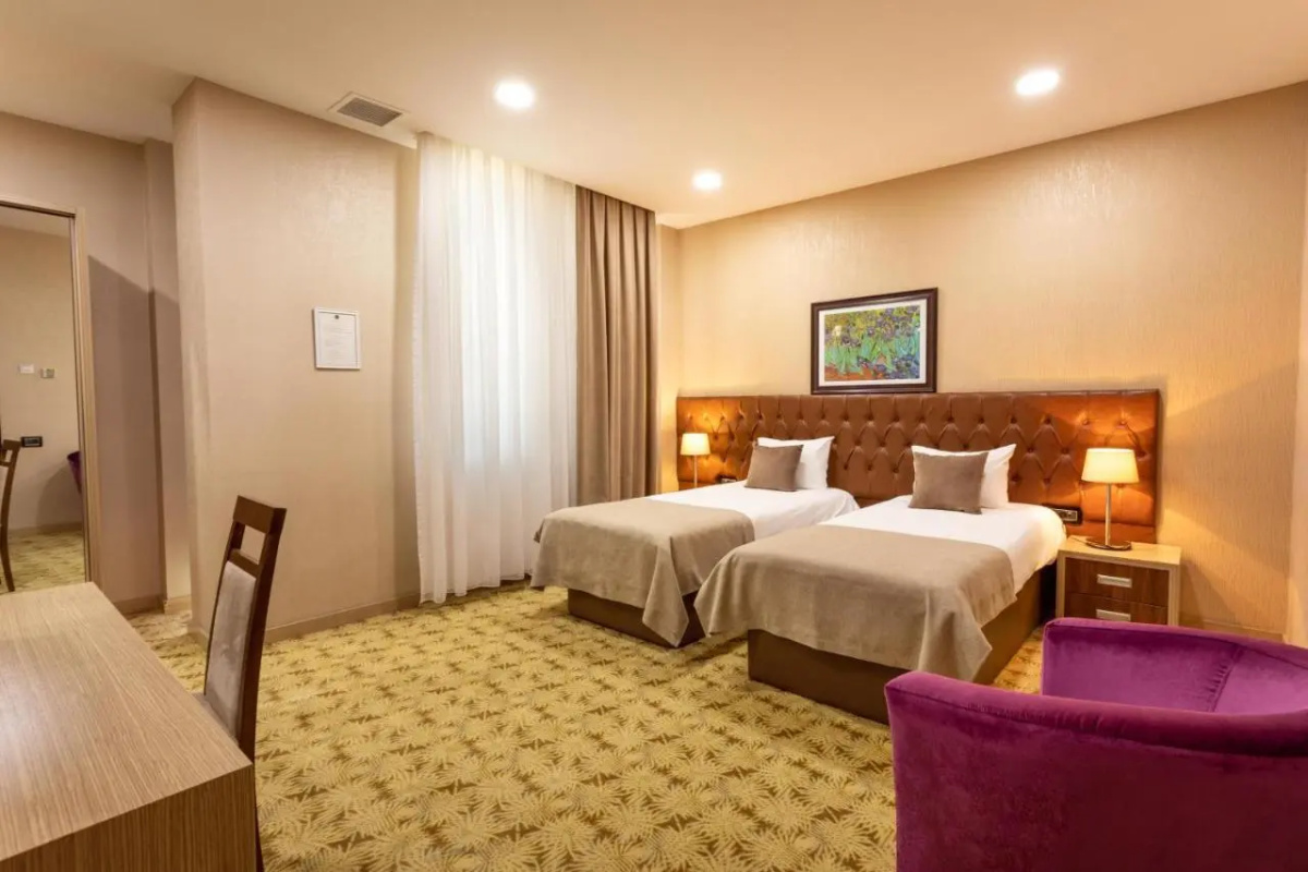 West Shine Hotel