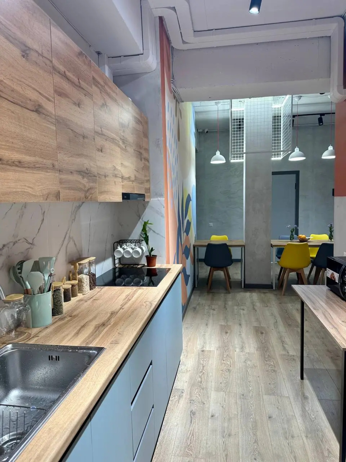 Хостел izzzi hostel Bishkek