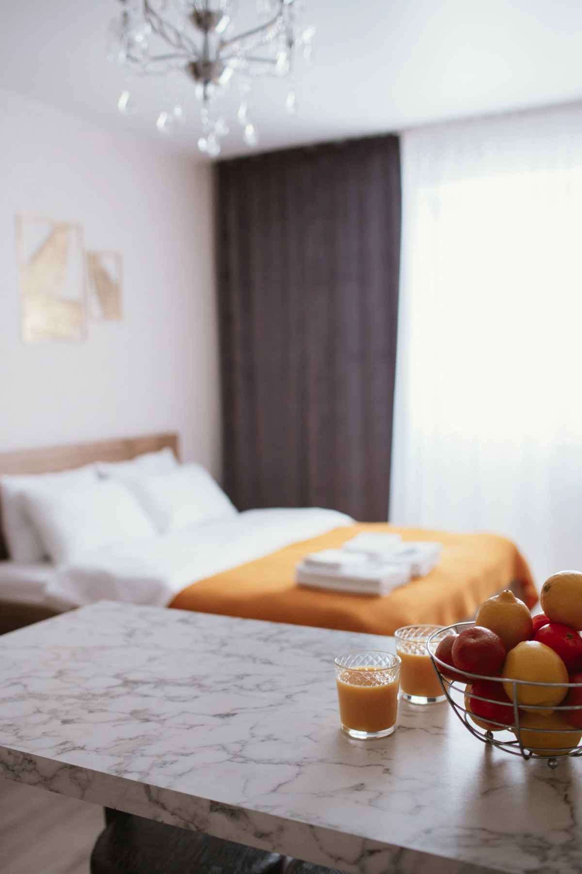 Апартаменты с Видом на Город и Парк в Спальном Районе