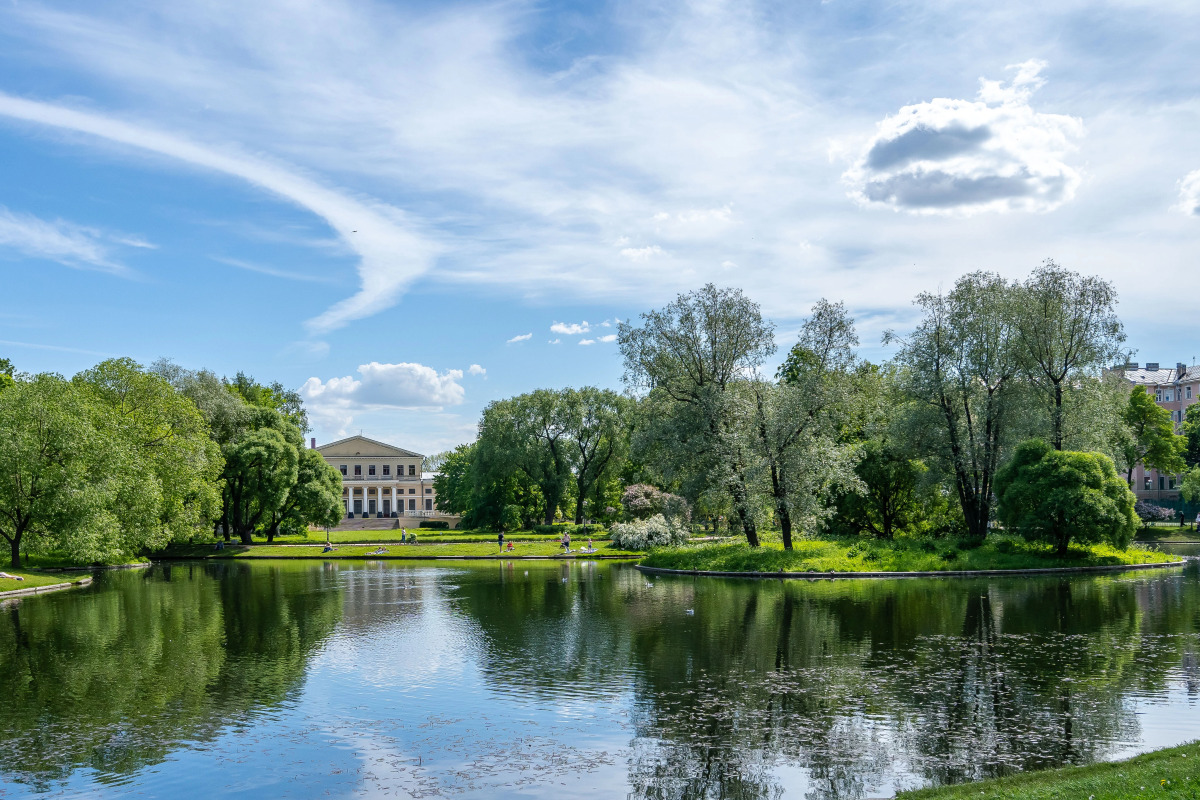 Апартаменты SutkiLive в Центре у метро Садовая
