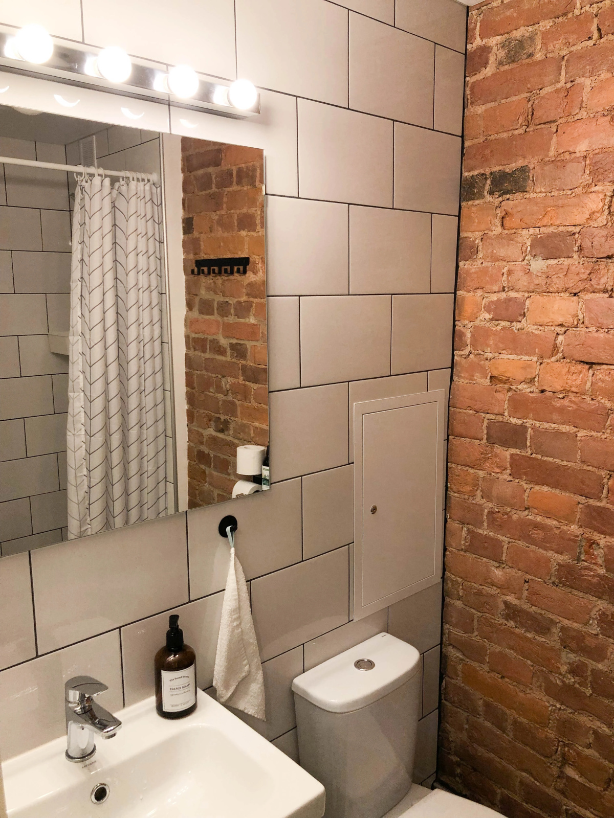 Жилое помещение Forever Young Rooms