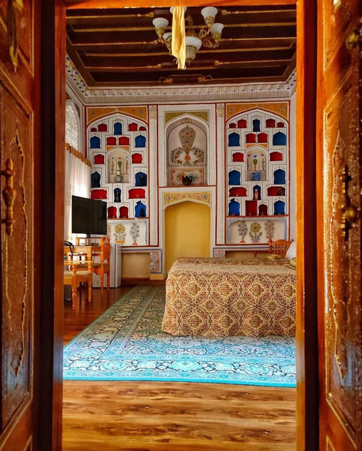 Отель Sasha & Son