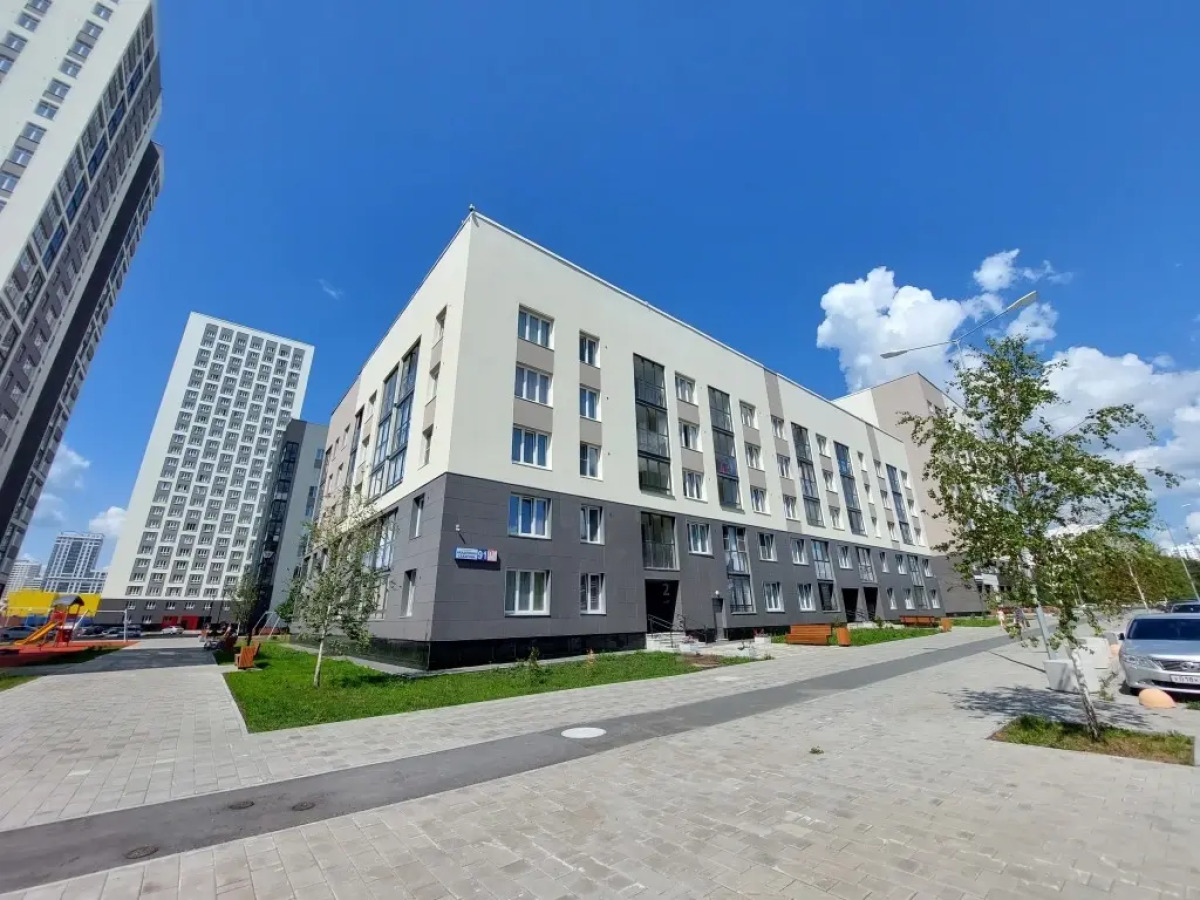 Три квартиры на Сахарова 2