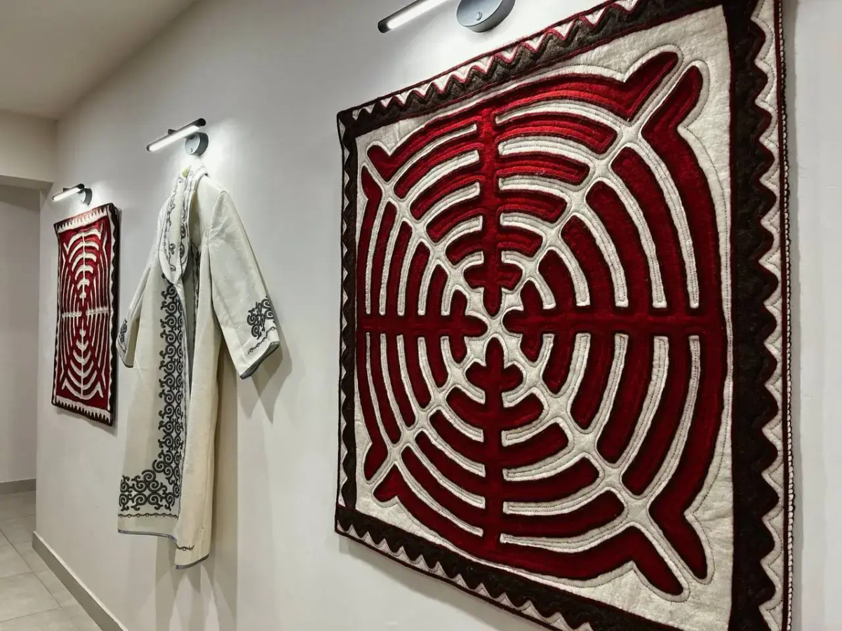 Отель Акжола