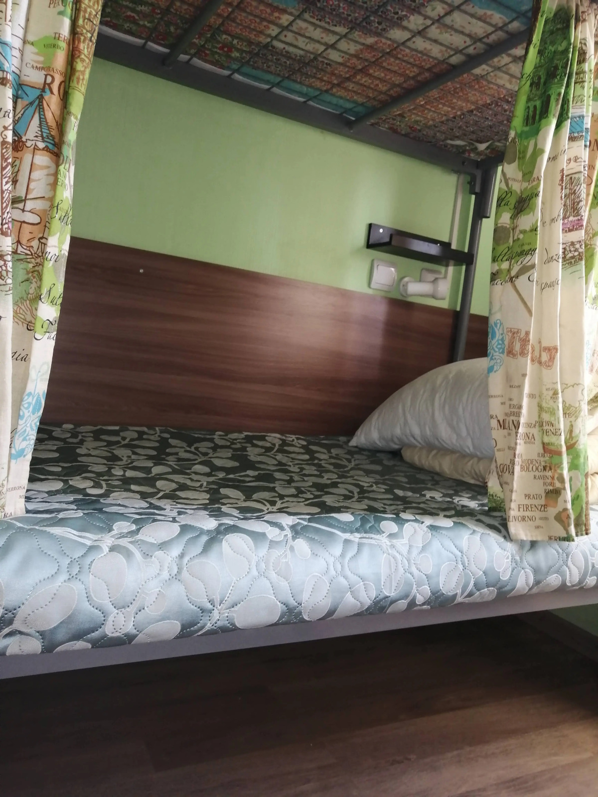 Хостел Бугров