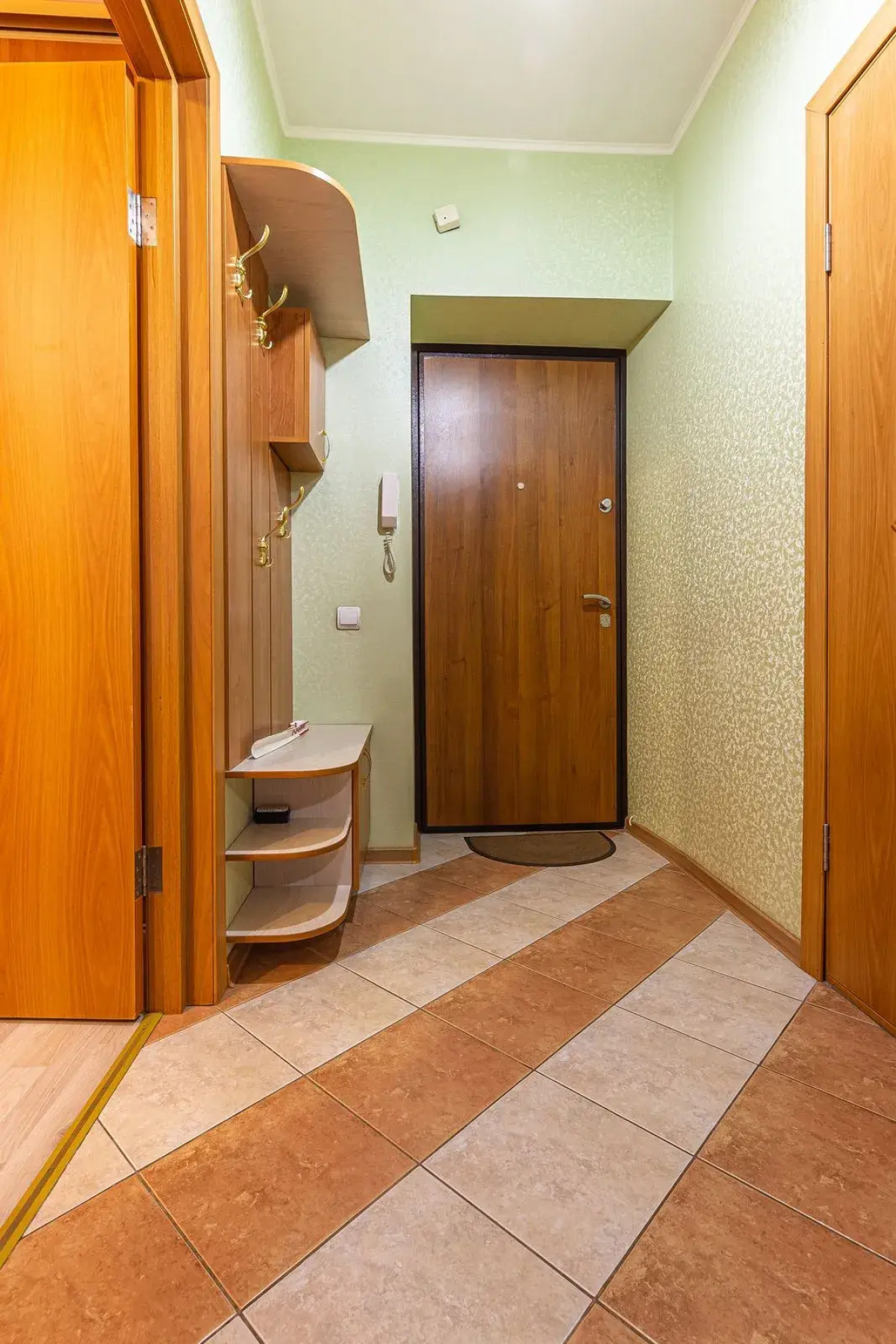 Апартаменты Квартира в центре с качелями на веранде рядом с колесом обозрения