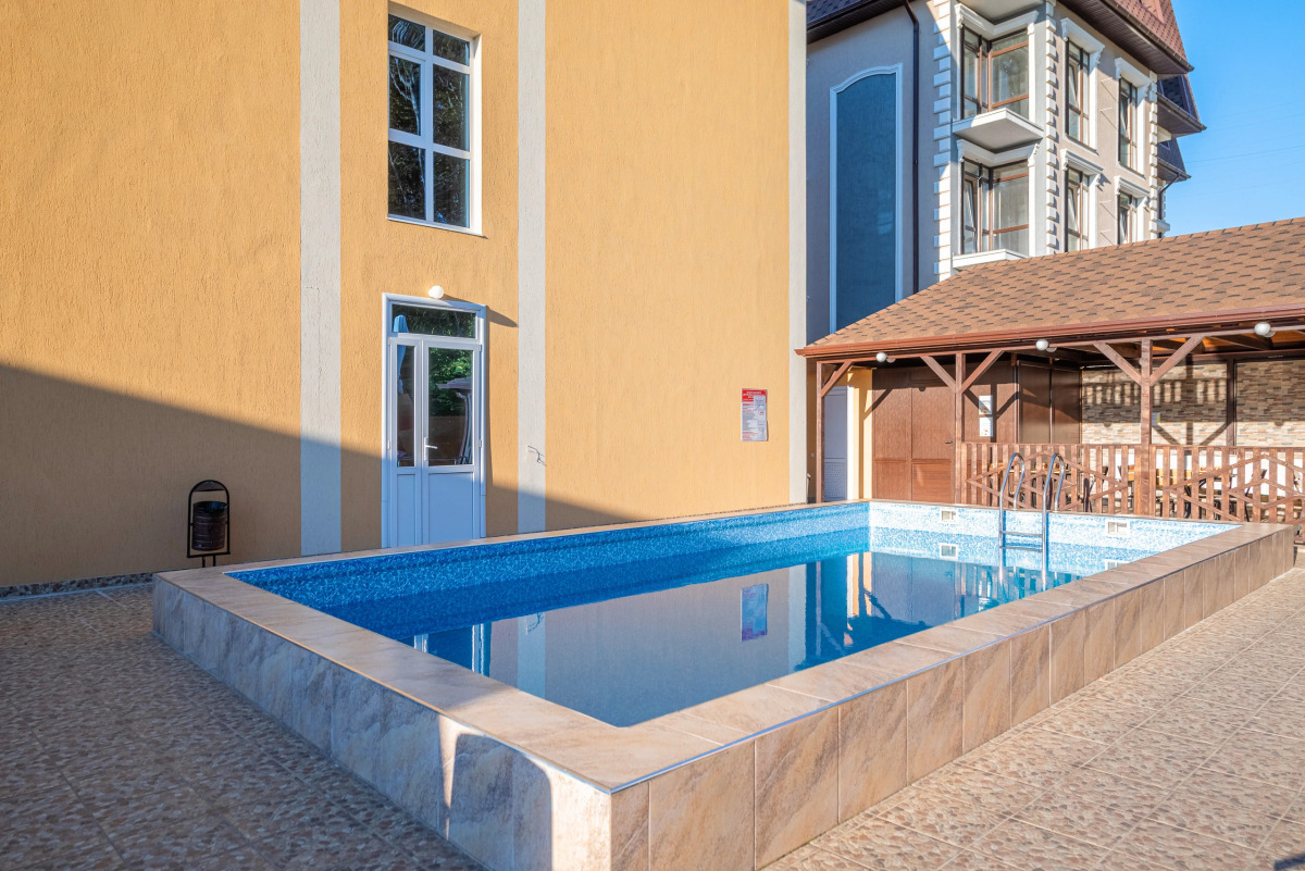 Отель Возрождение