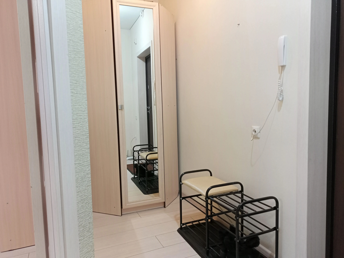 Квартира Кирова 120А оранжевая квартира