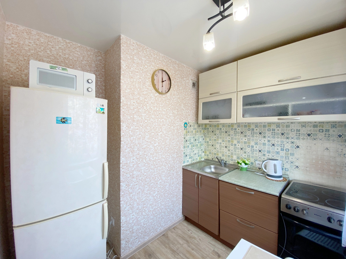 Апартаменты трехкомнатные на Острякова 7а