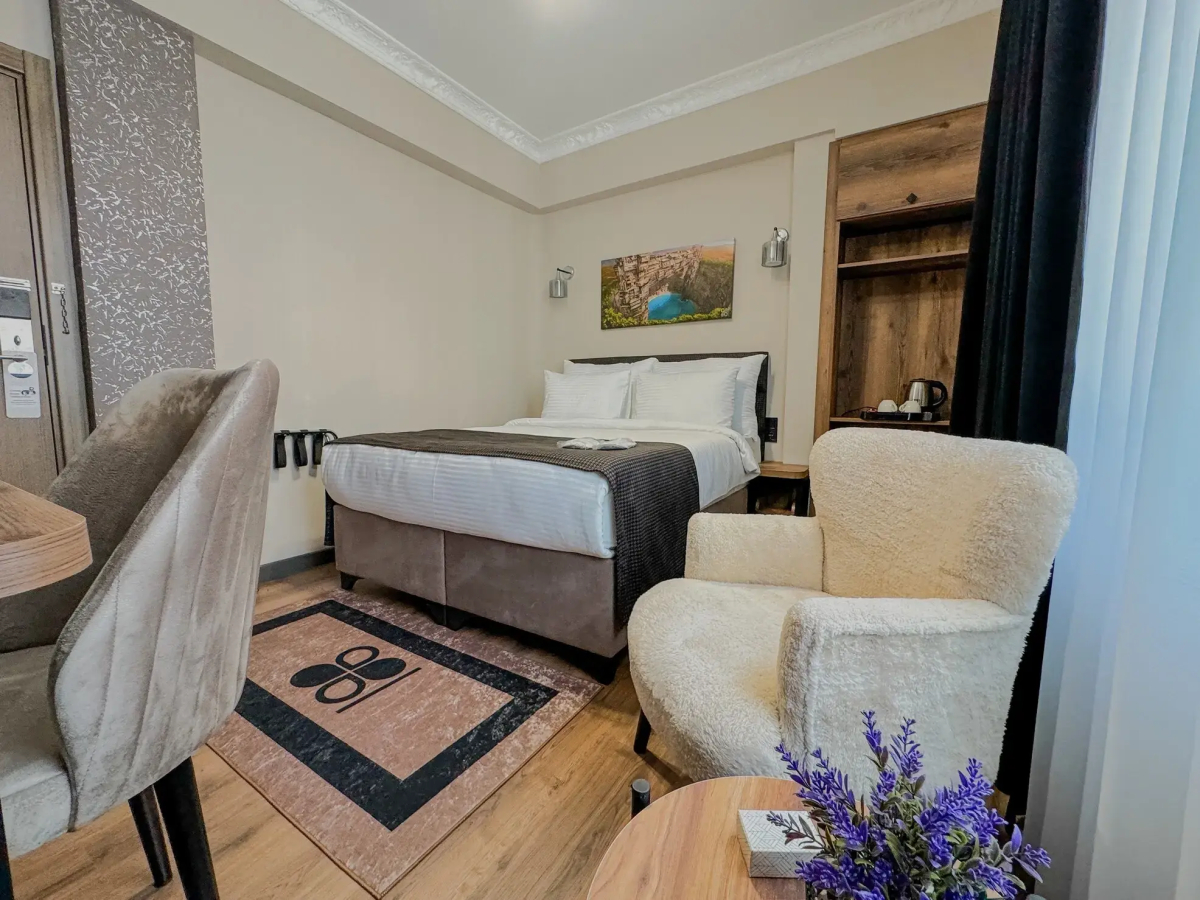 Отель Grand Clover