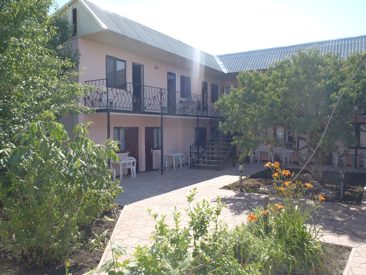 U Yudzhina Guest House