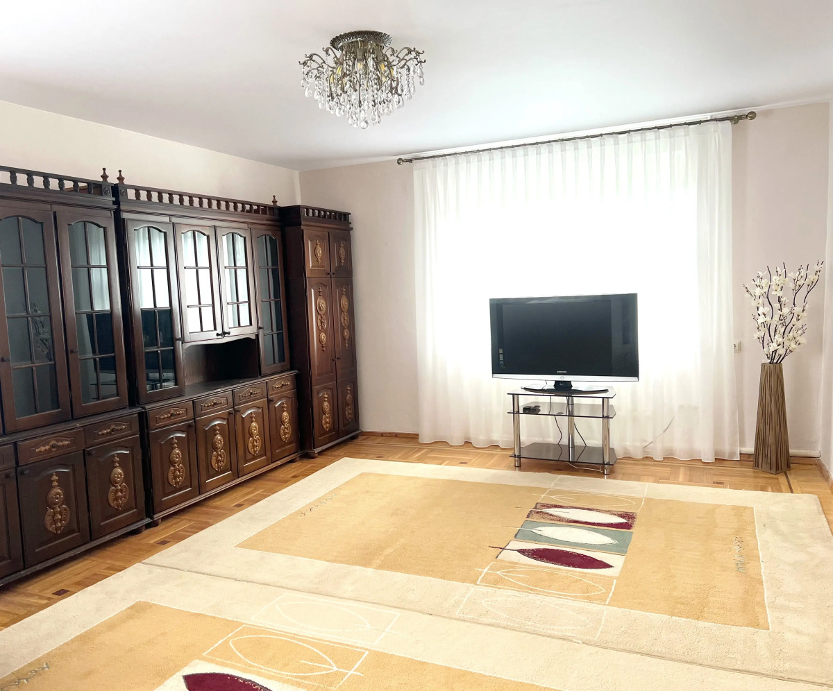 Частный дом Шикарный недалеко от Собора