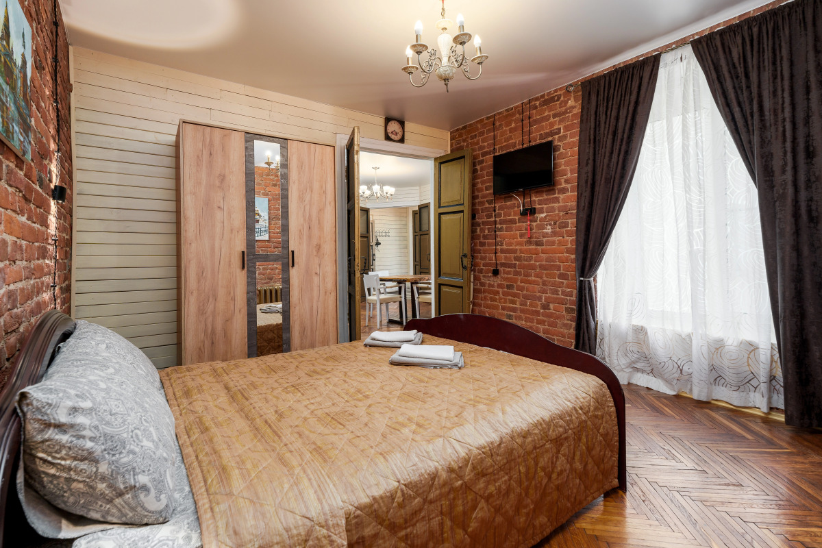 Апартаменты SREDNYAYA PODYACHESKAYA 6 APARTMENTS Просторные трехкомнатные апартаменты Park Lane Inn для 3-х взрослых