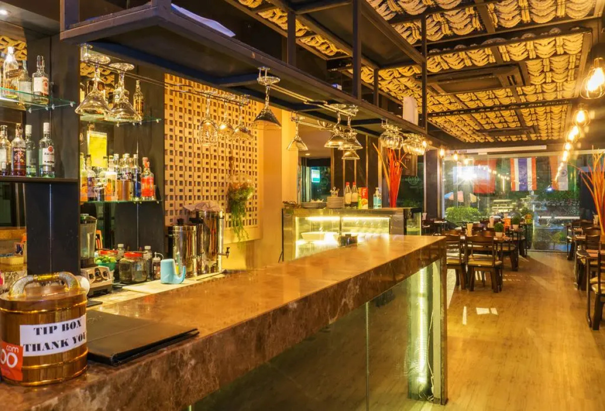 Отель Clarion Patong Beach