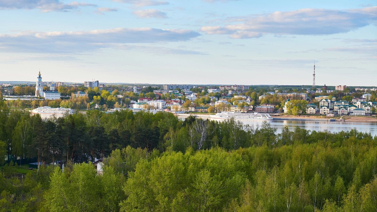 Квартира с Видом на Историческую Часть Костромы и Волгу