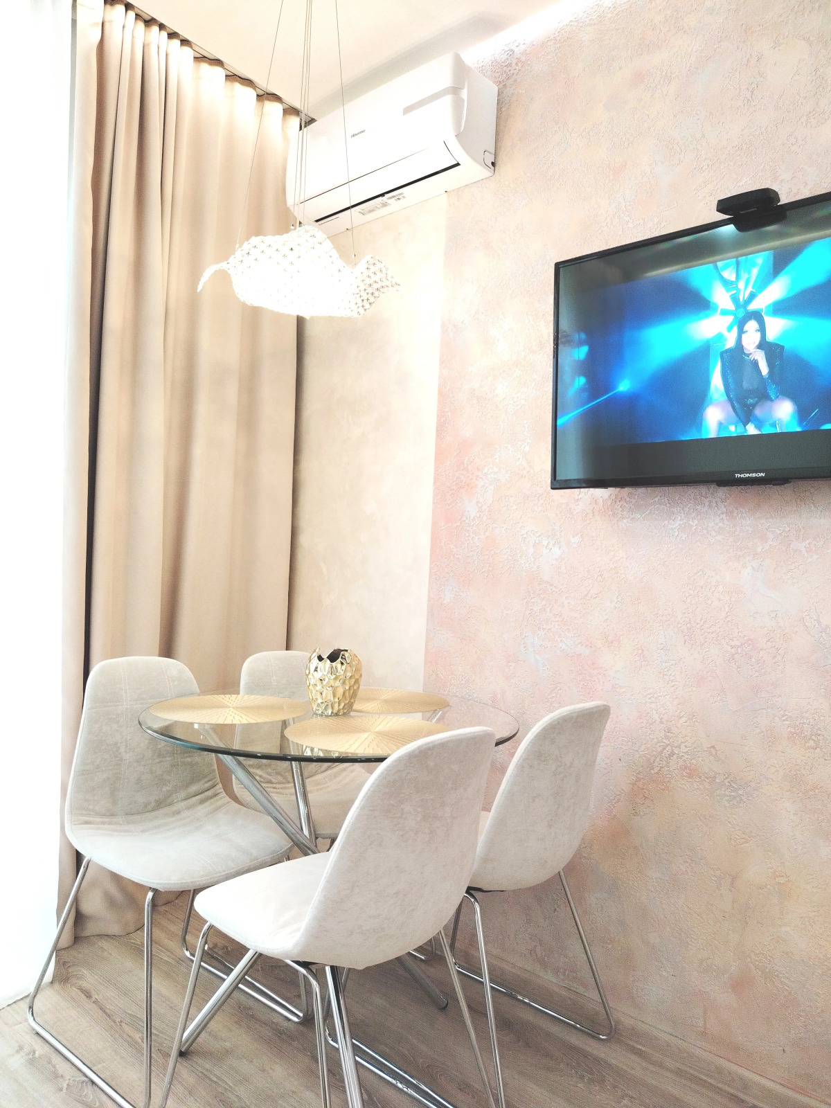 Апартаменты Комфортная трехкомнатная  квартира в самом сердце Минска