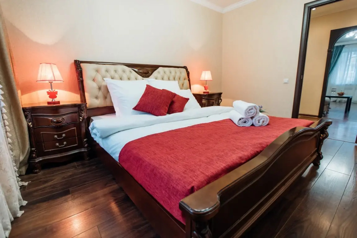 Апартаменты Трехкомнатные на Энгельса