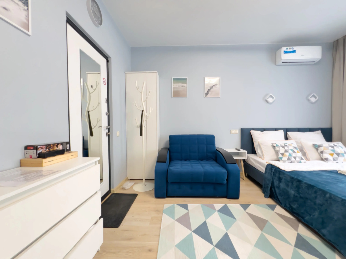 Квартира студия в голубых тонах