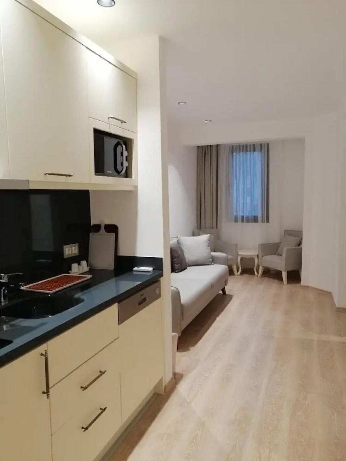 Апарт-отель Channel Suites