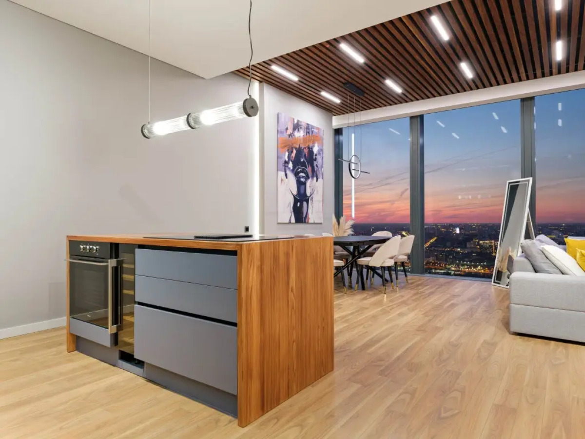 Красивый панорамный апартамент с 2 спальнями