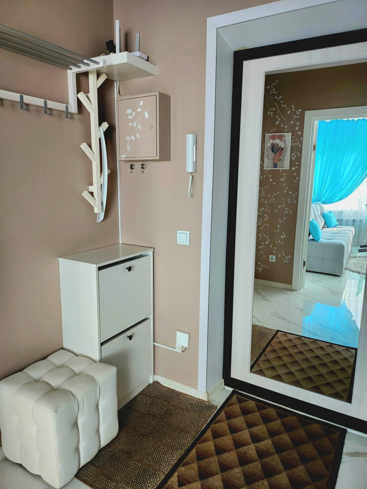 Квартира с видом на закат Родионова, 19