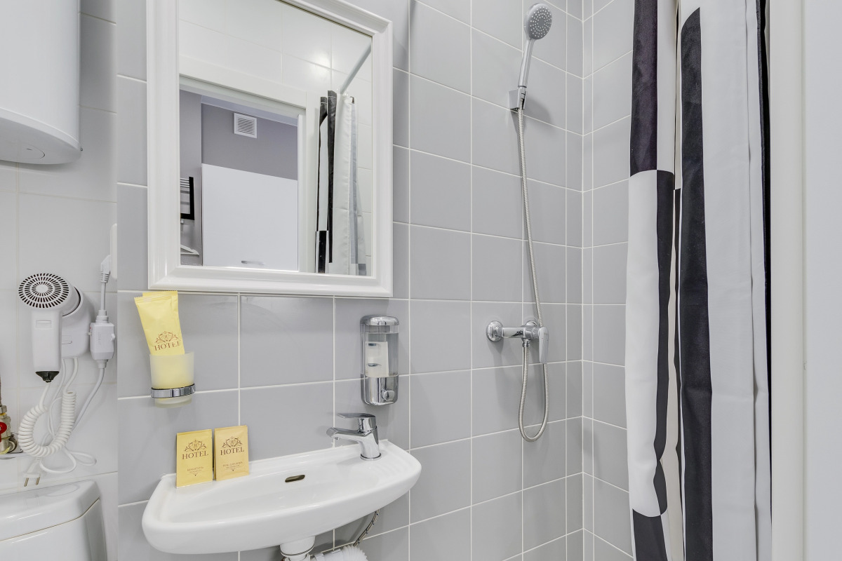 Апартаменты улучшенные на Джамбула 17