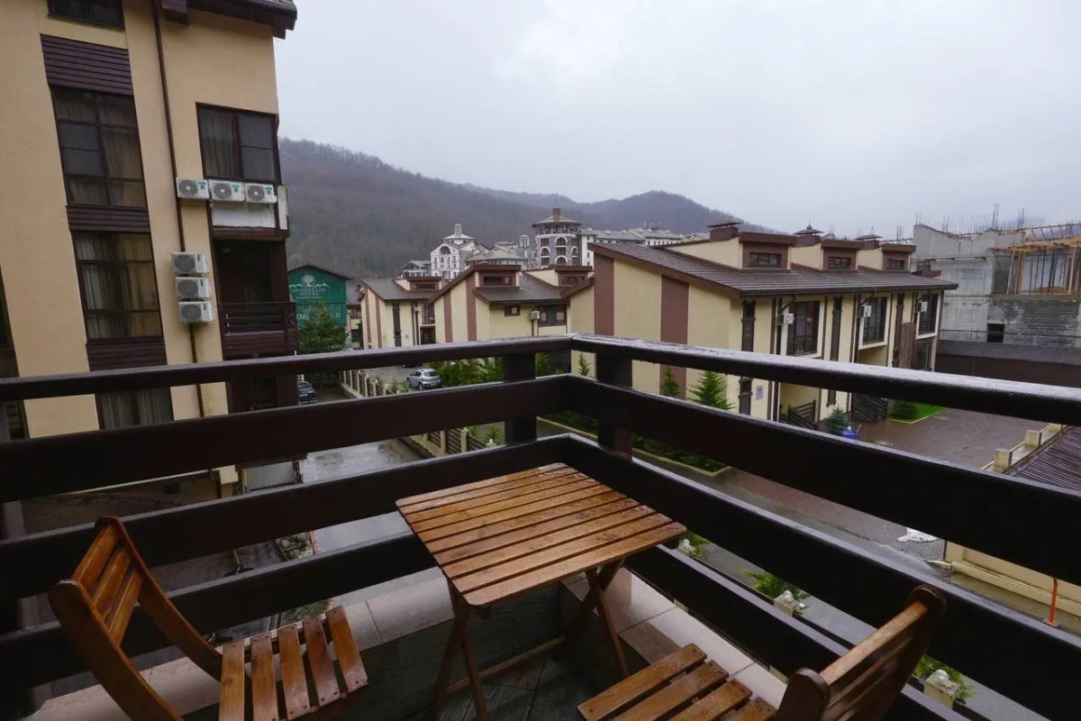 Квартира Огромная трехкомнатная квартира напротив подъемника