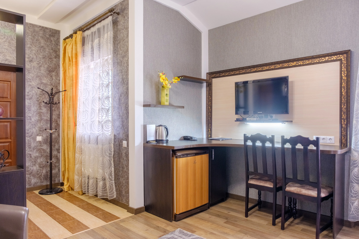 Отель Славия