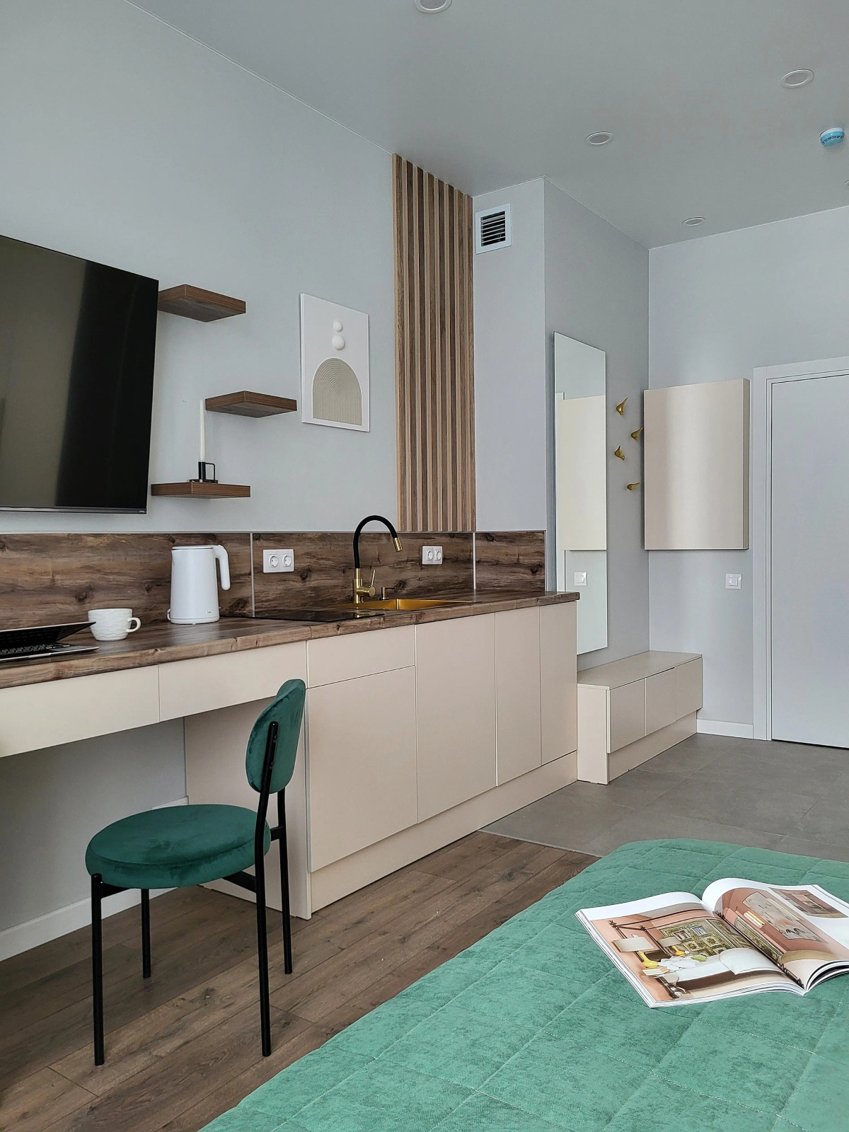 Апартаменты в Небоскрёбе Afi Tower