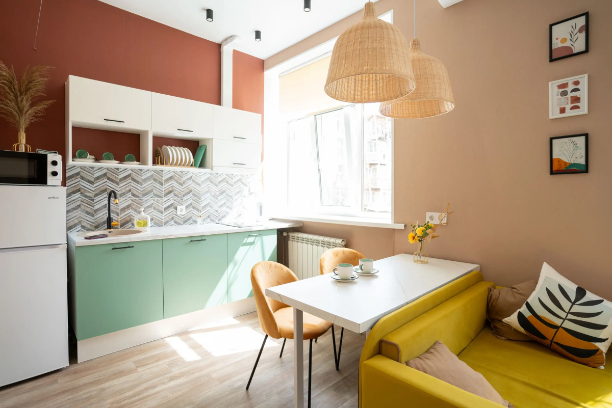 Апартаменты с ярким дизайнерским ремонтом