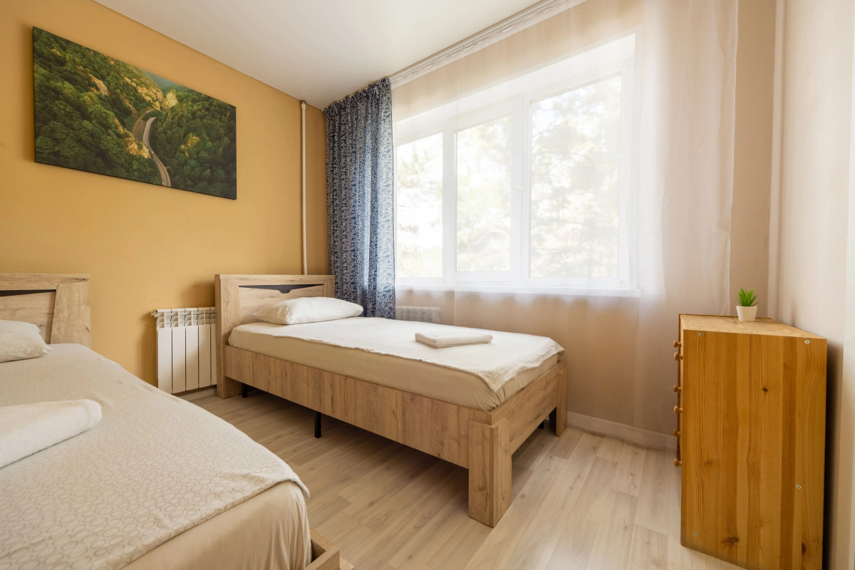 Апартаменты Трехкомнатные 10 тысяч метров 1