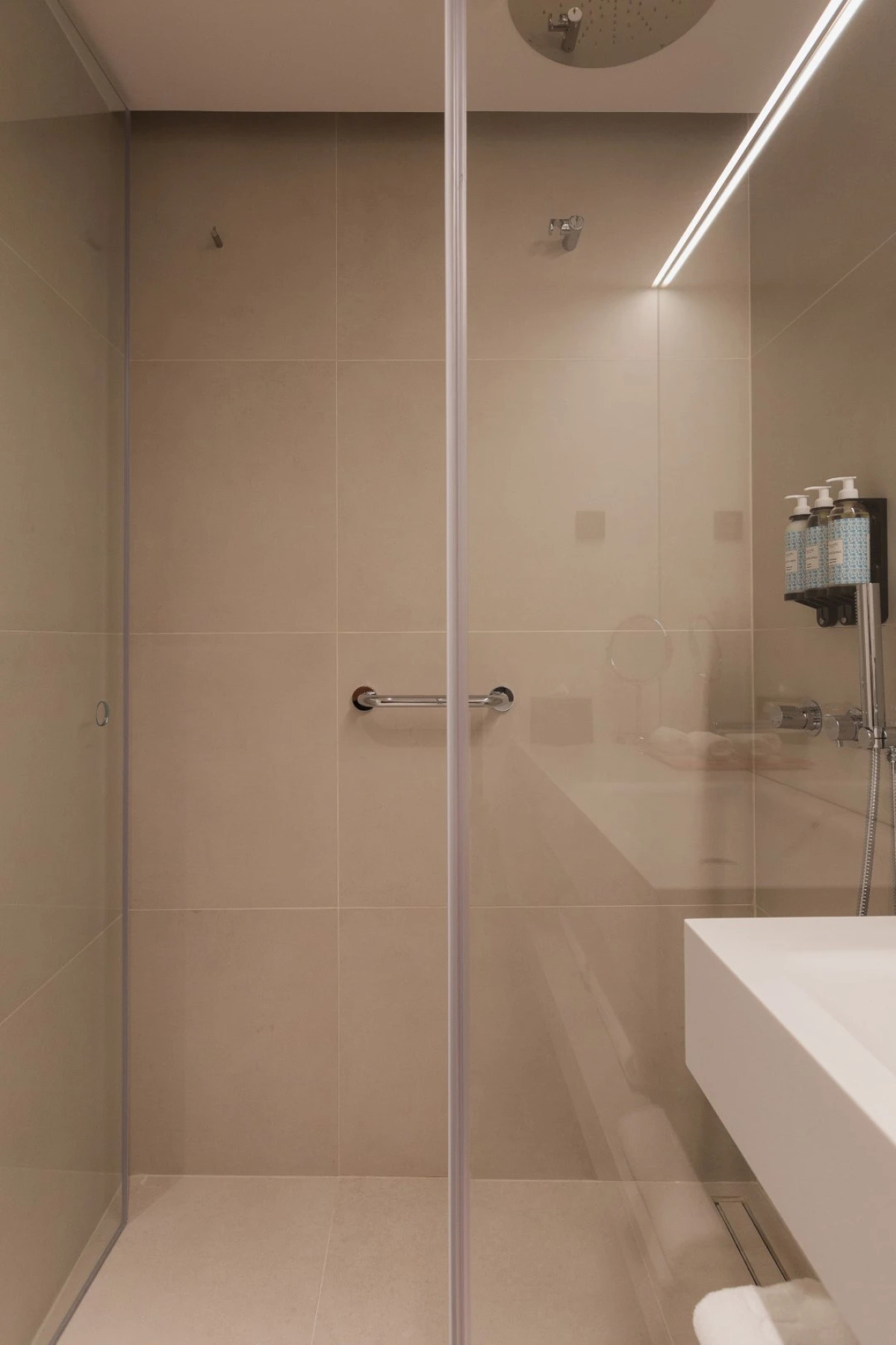 Отель Lumen Hotel & The Lisbon Light Show