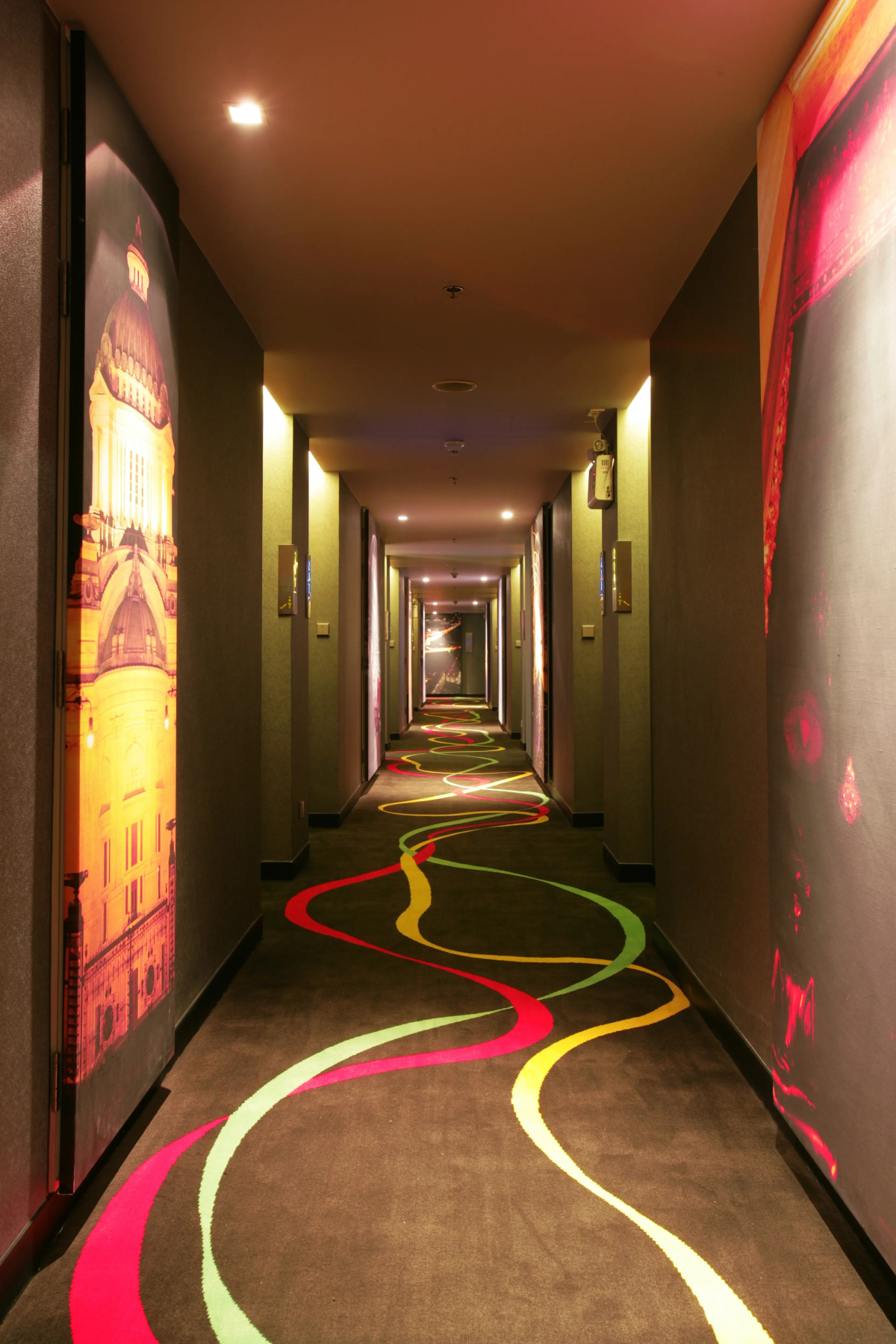 Отель Galleria 10 Bangkok Hotel By Compass Hospitality