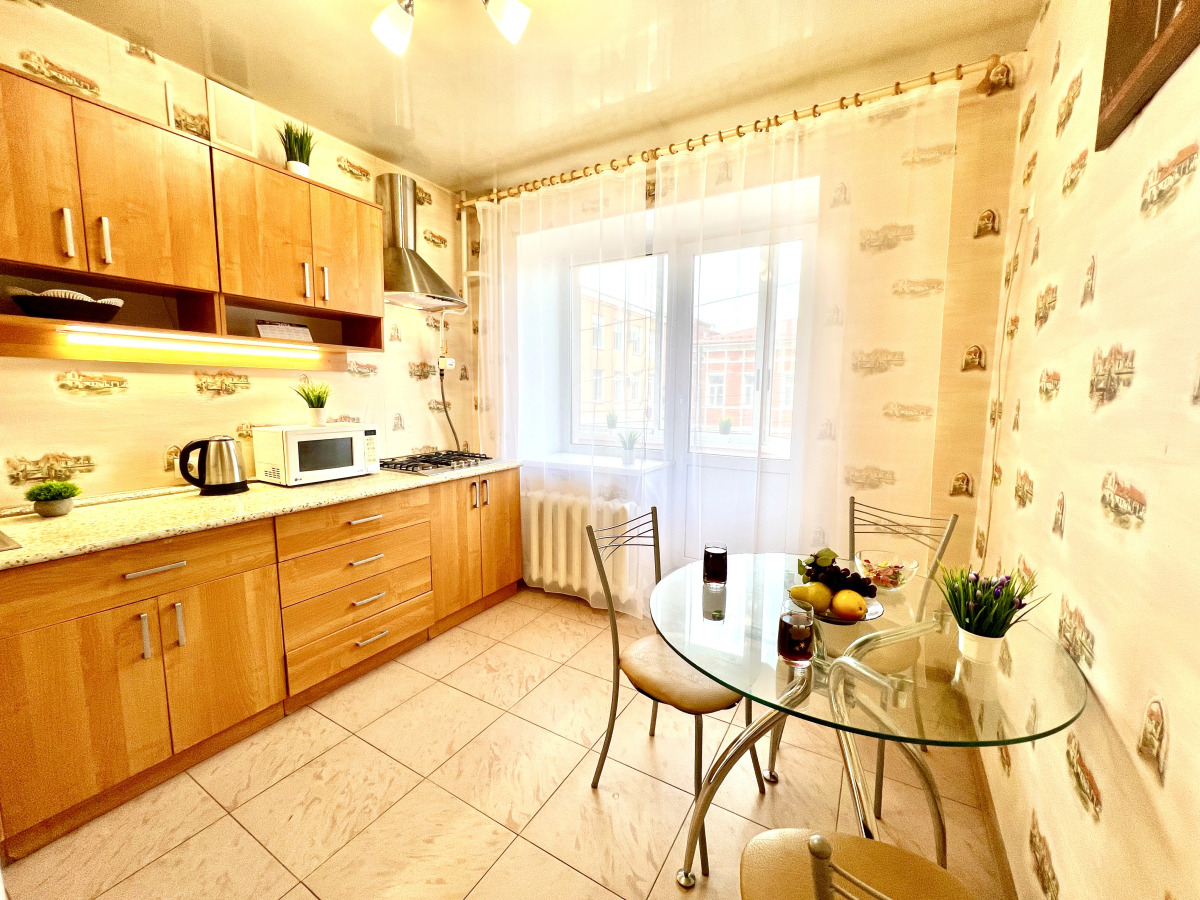 Уютные Апартаменты в Центре Города рядом с пл. Куйбышева (ул. Галактионовская 106А)