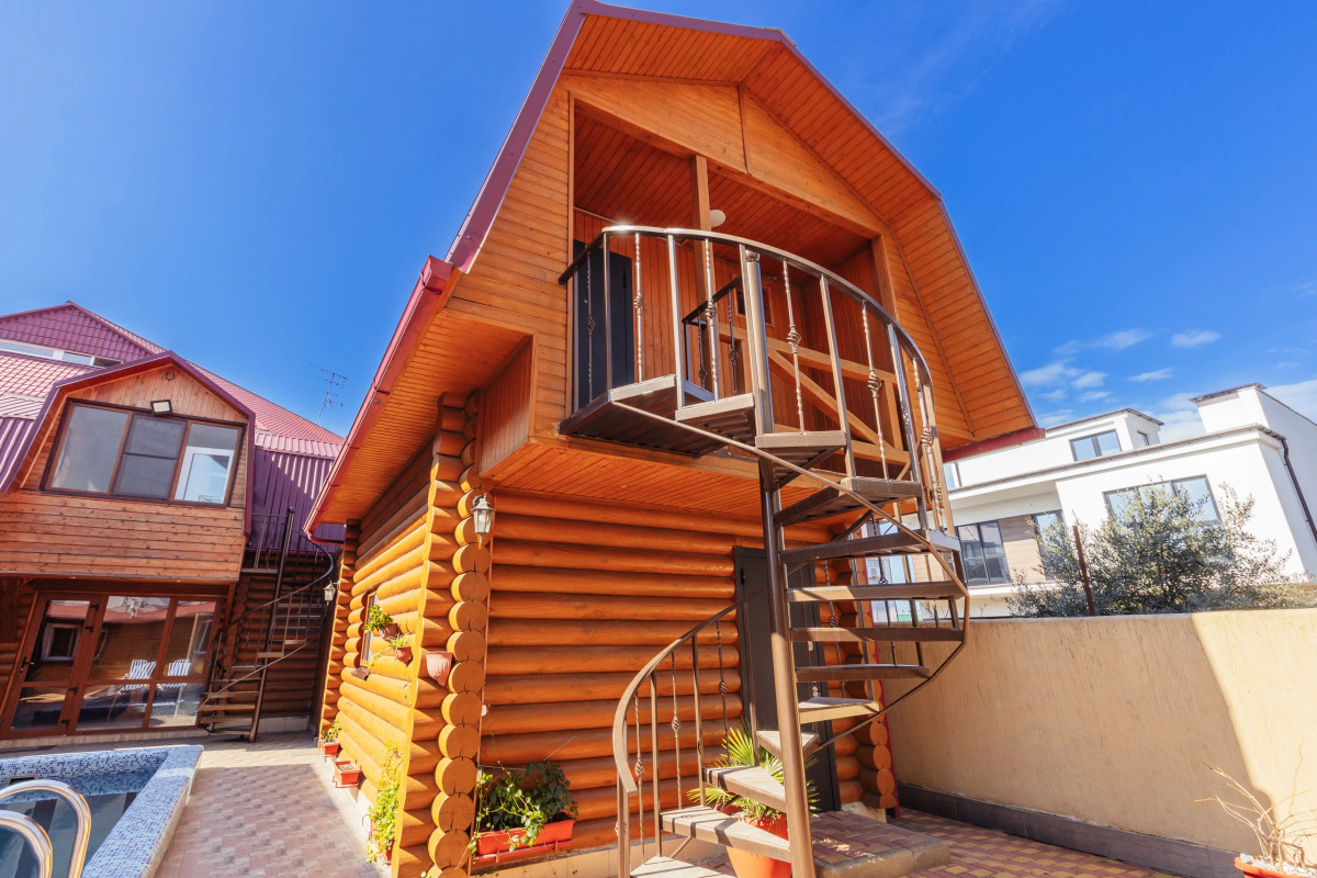 Aprelskie Tezisy Guest House