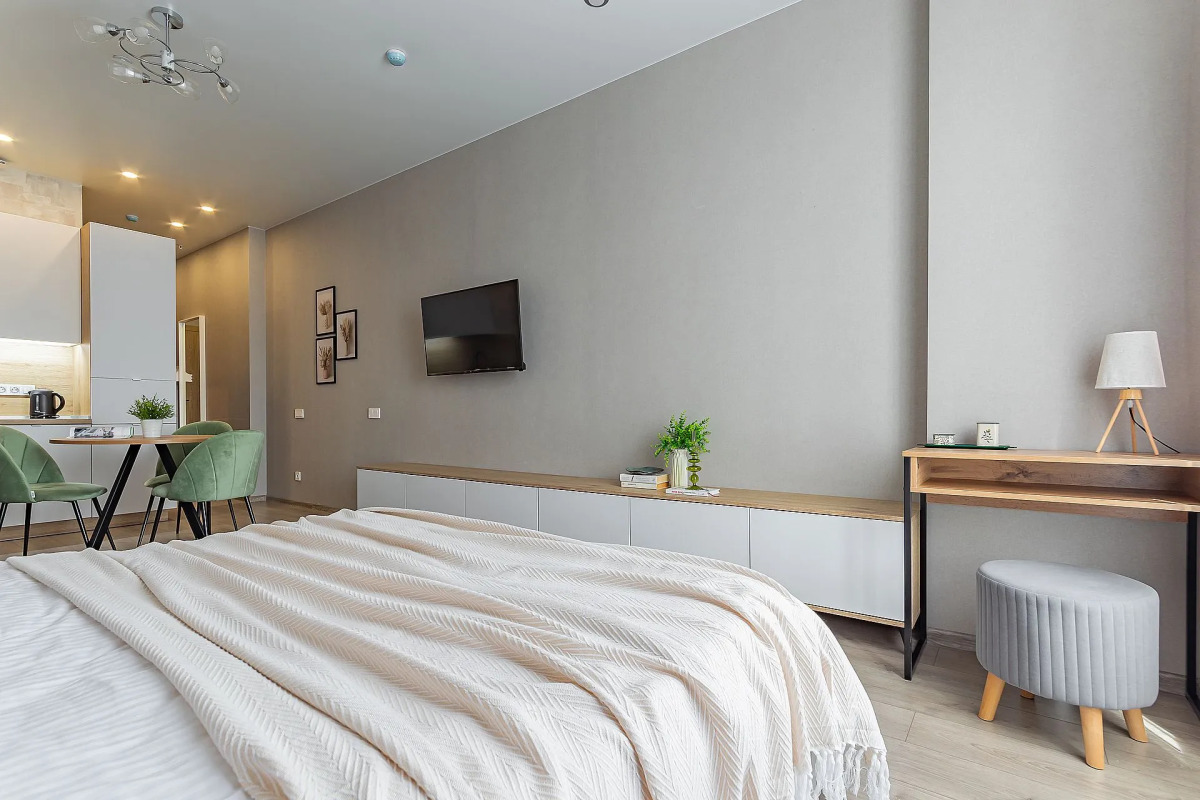 Апартаменты Просторная студия в центре на ул. Горького 23а Сова-Дом