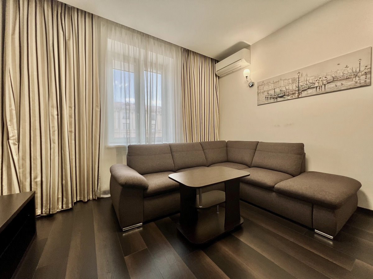 Апартаменты Прекрасная Двухкомнатная Квартира с Видом на Главный Проспект