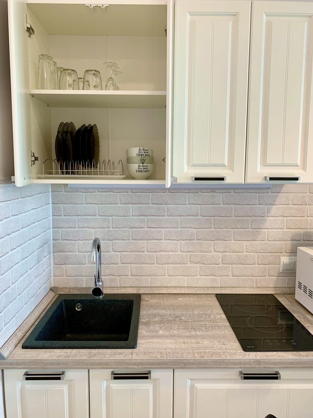 Апартаменты улица Лётчика Ульянина 75.2