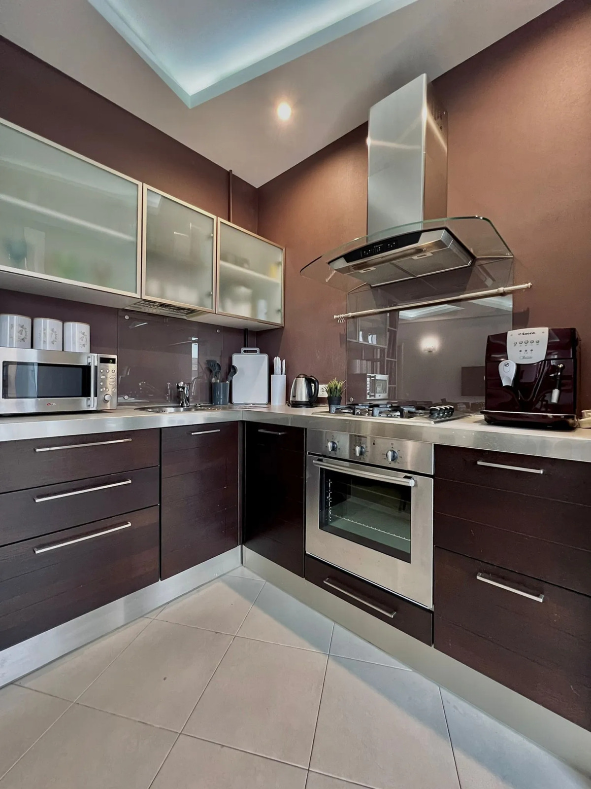 Апартаменты Уютная двухкомнатная квартира рядом с ЦУМом