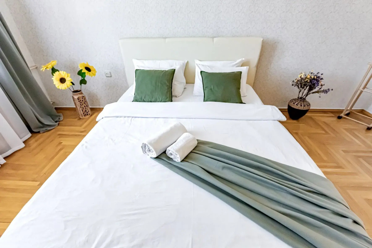 Апартаменты на Куйбышева Ирины Савельевой в центре курортного бульвара