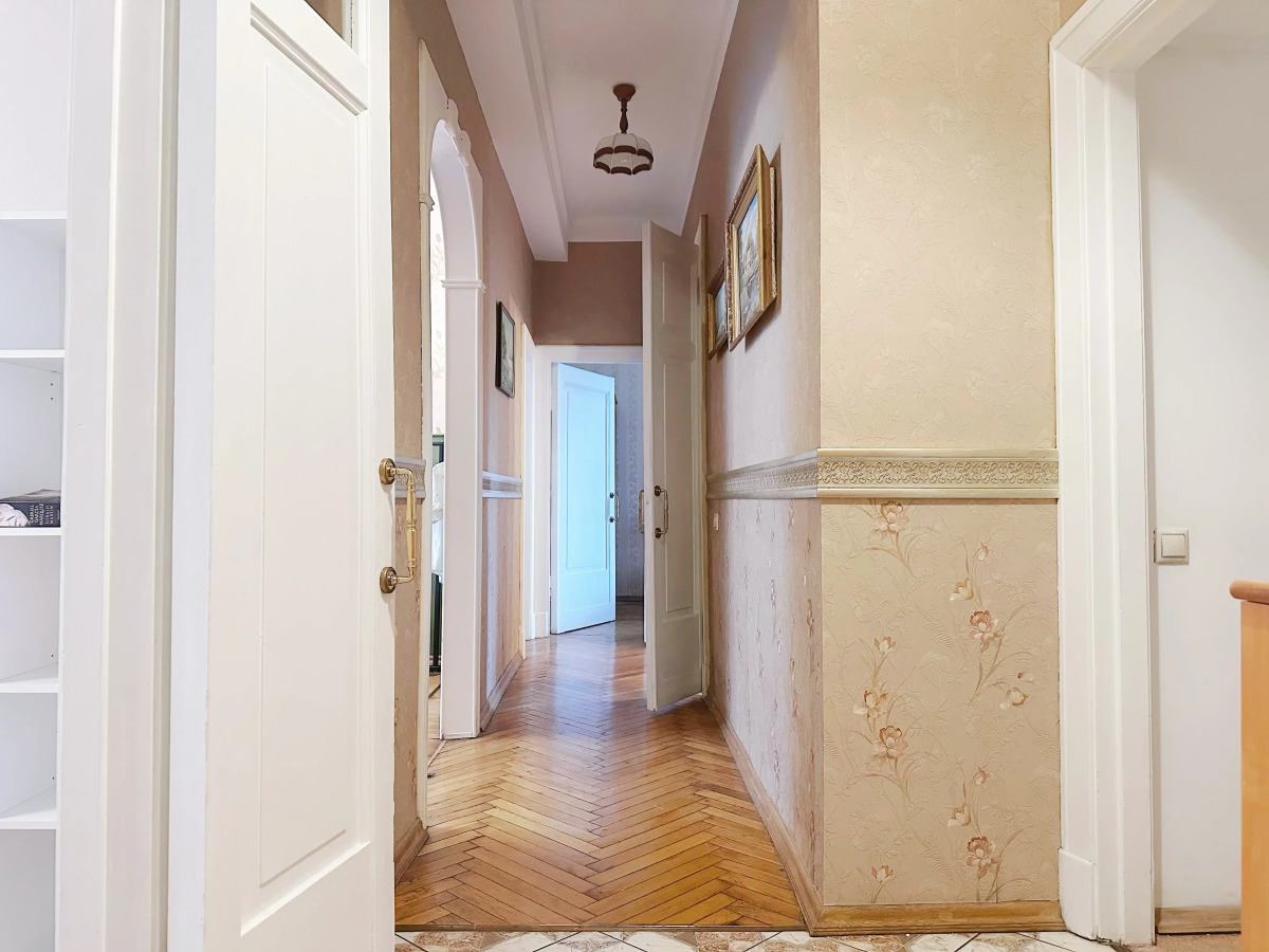 Квартира Четырехкомнатная Natali Apart на 8 Человек Около Патриарших Прудов в Центре Москвы