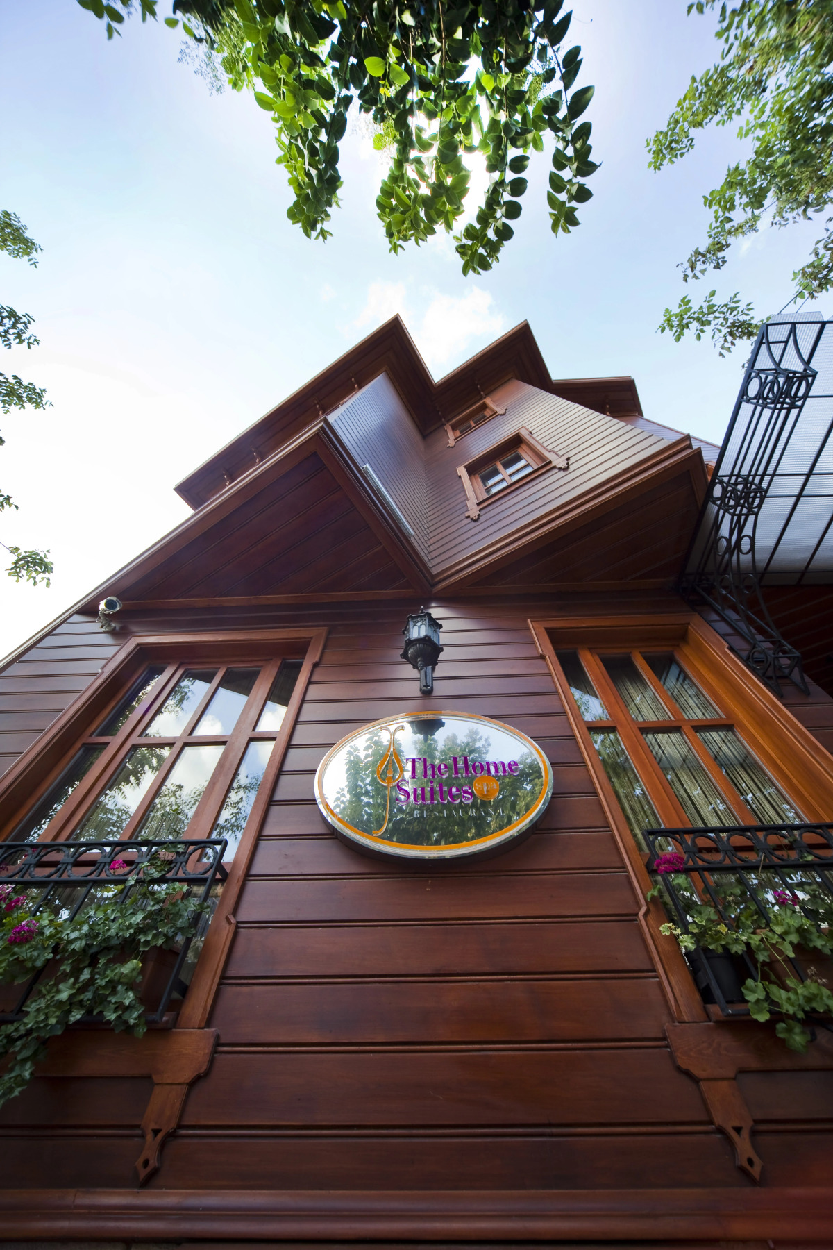 Отель GLK Premier The Home Suites & Spa