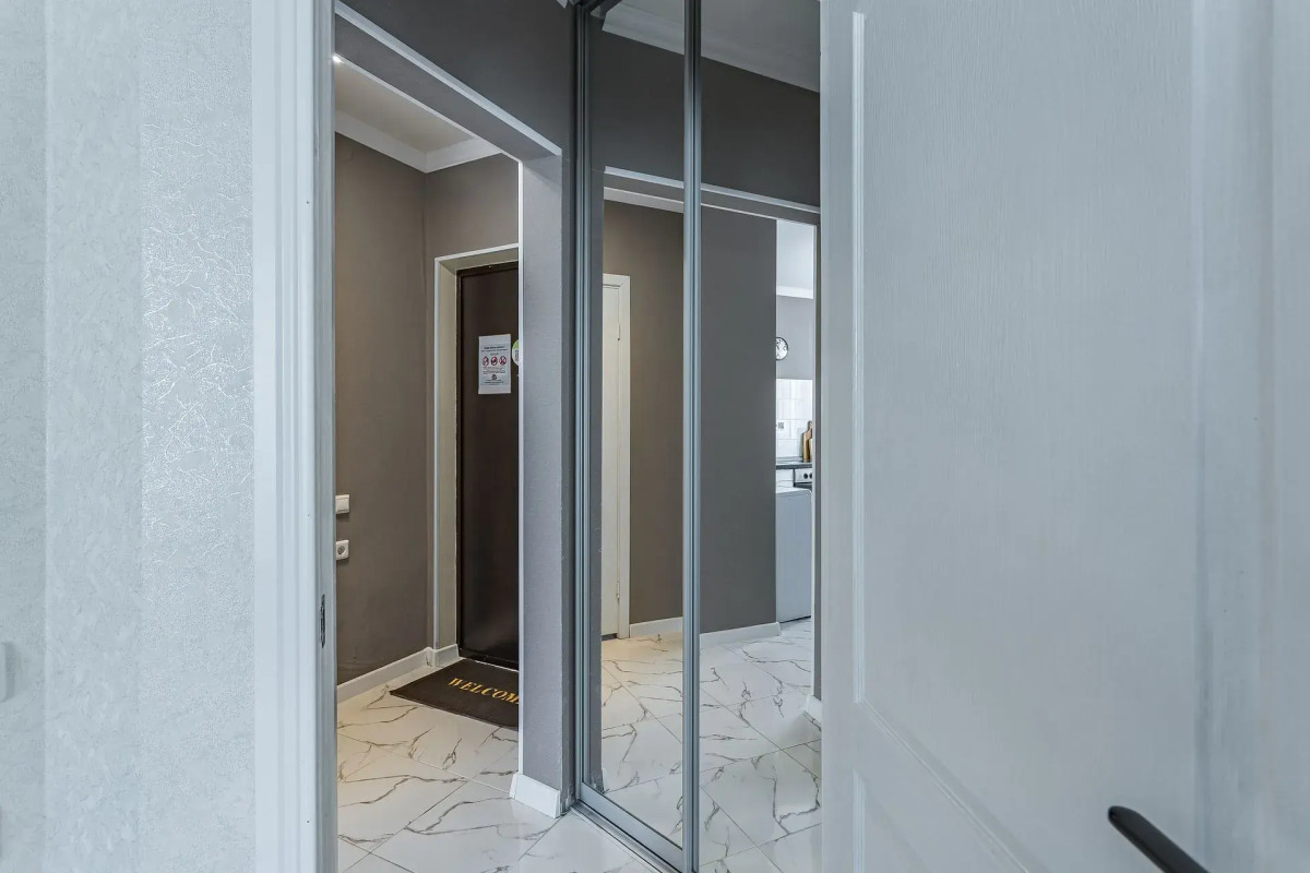 Апартаменты однокомнатные на ул.Бурнаковской 81, м.Сова-Дом