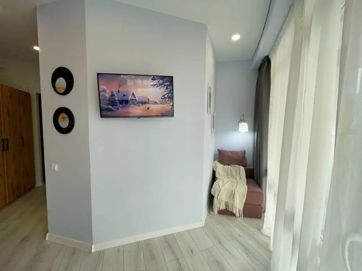 Апартаменты с видом на море большим балконом в 3-х минутах от пляжа